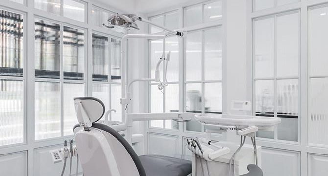Premium dental implant courses